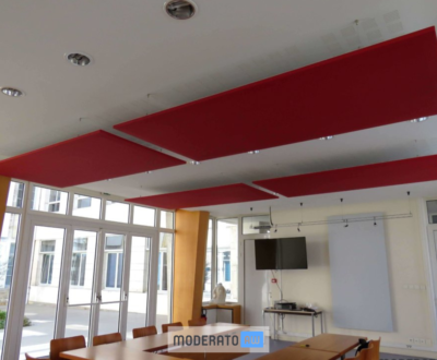 Salle de réunion colorée