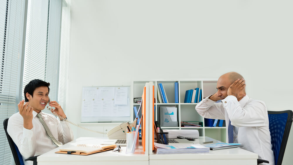 Pourquoi choisir une moquette acoustique pour votre bureau ?